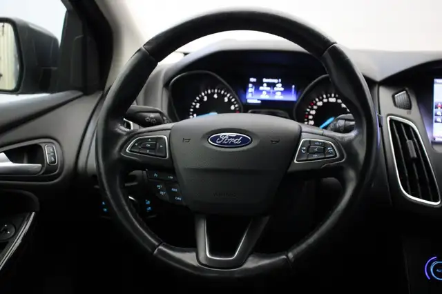 Ford Focus view 21