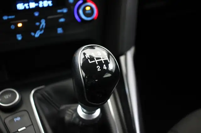 Ford Focus view 28
