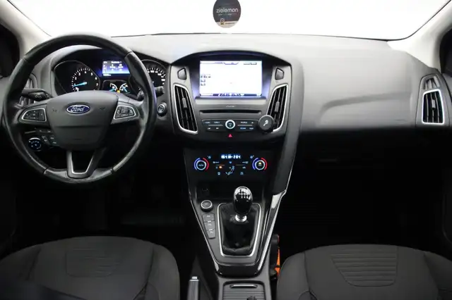 Ford Focus view 2