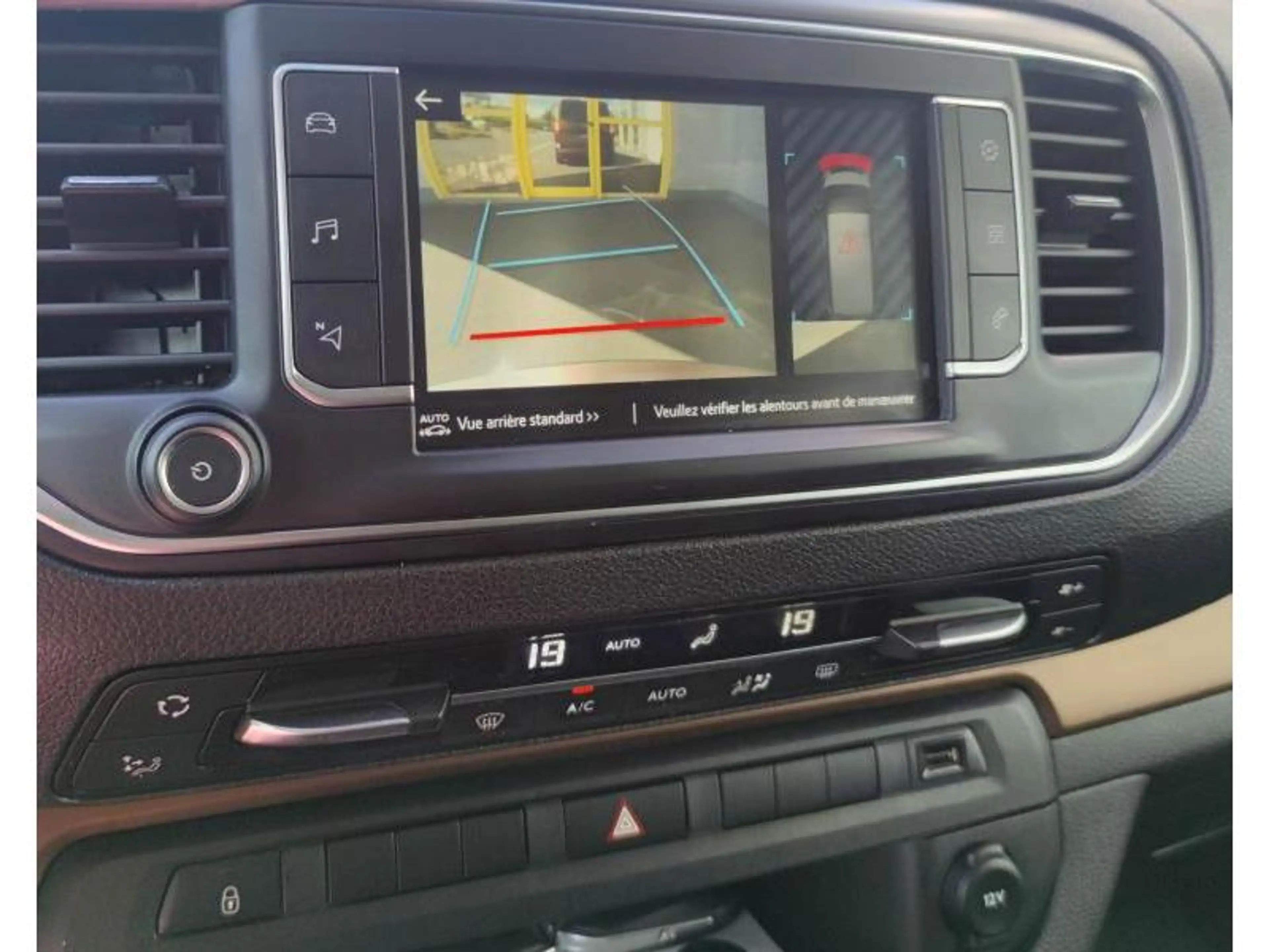 Toyota Verso MPV — photo 13
