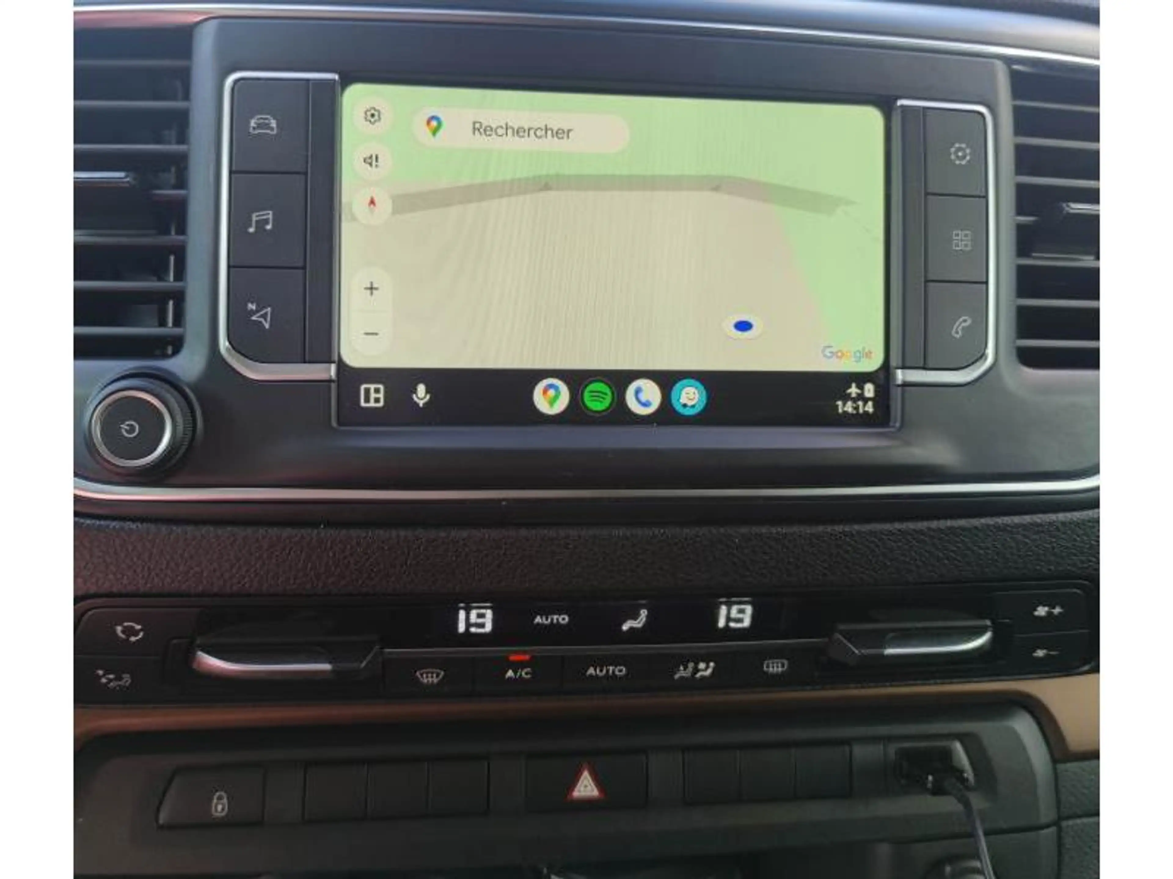 Toyota Verso MPV — photo 12