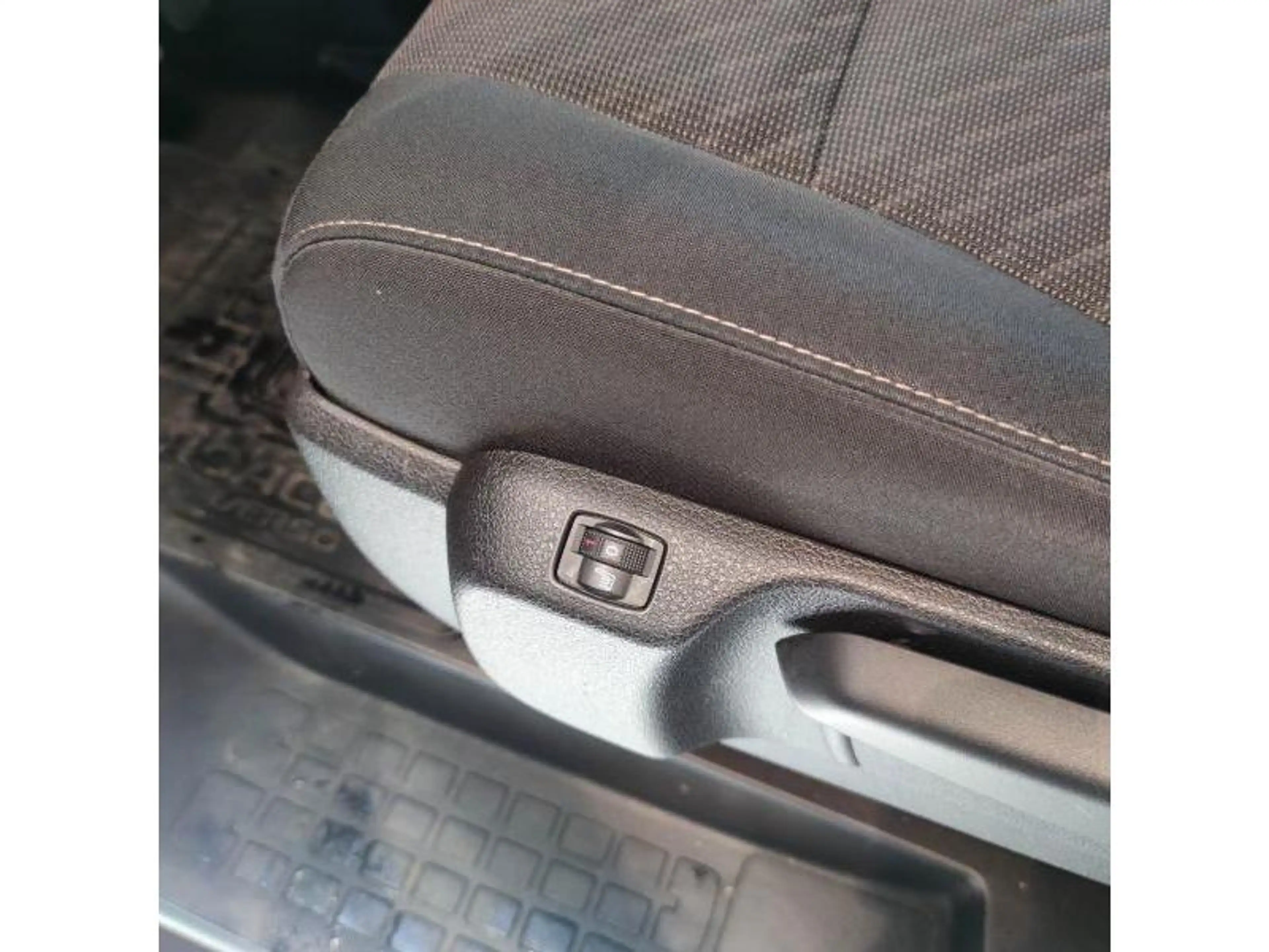 Toyota Verso MPV — photo 8