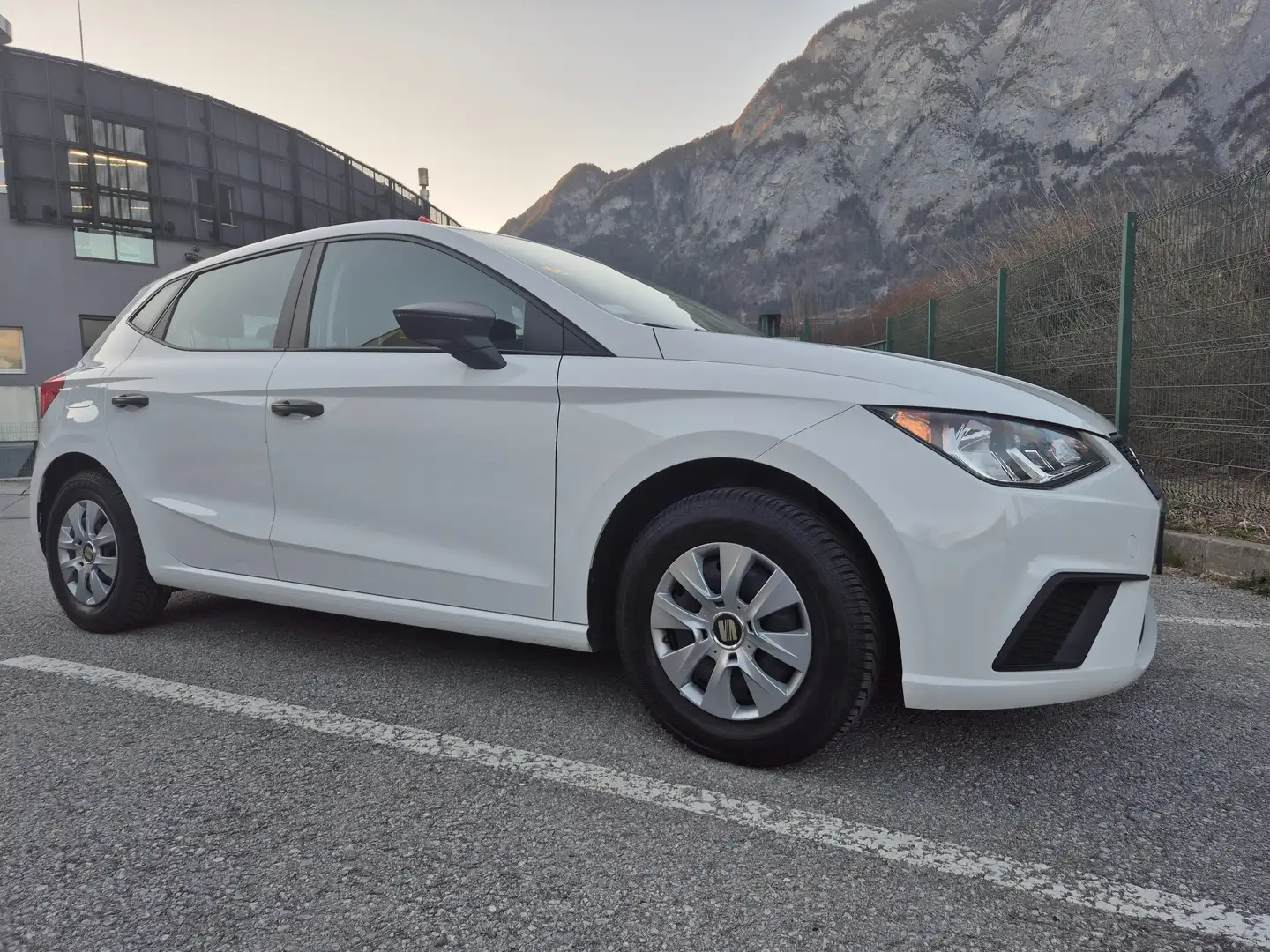 SEAT Ibiza Ibiza 1,0 Reference Weiß - 1