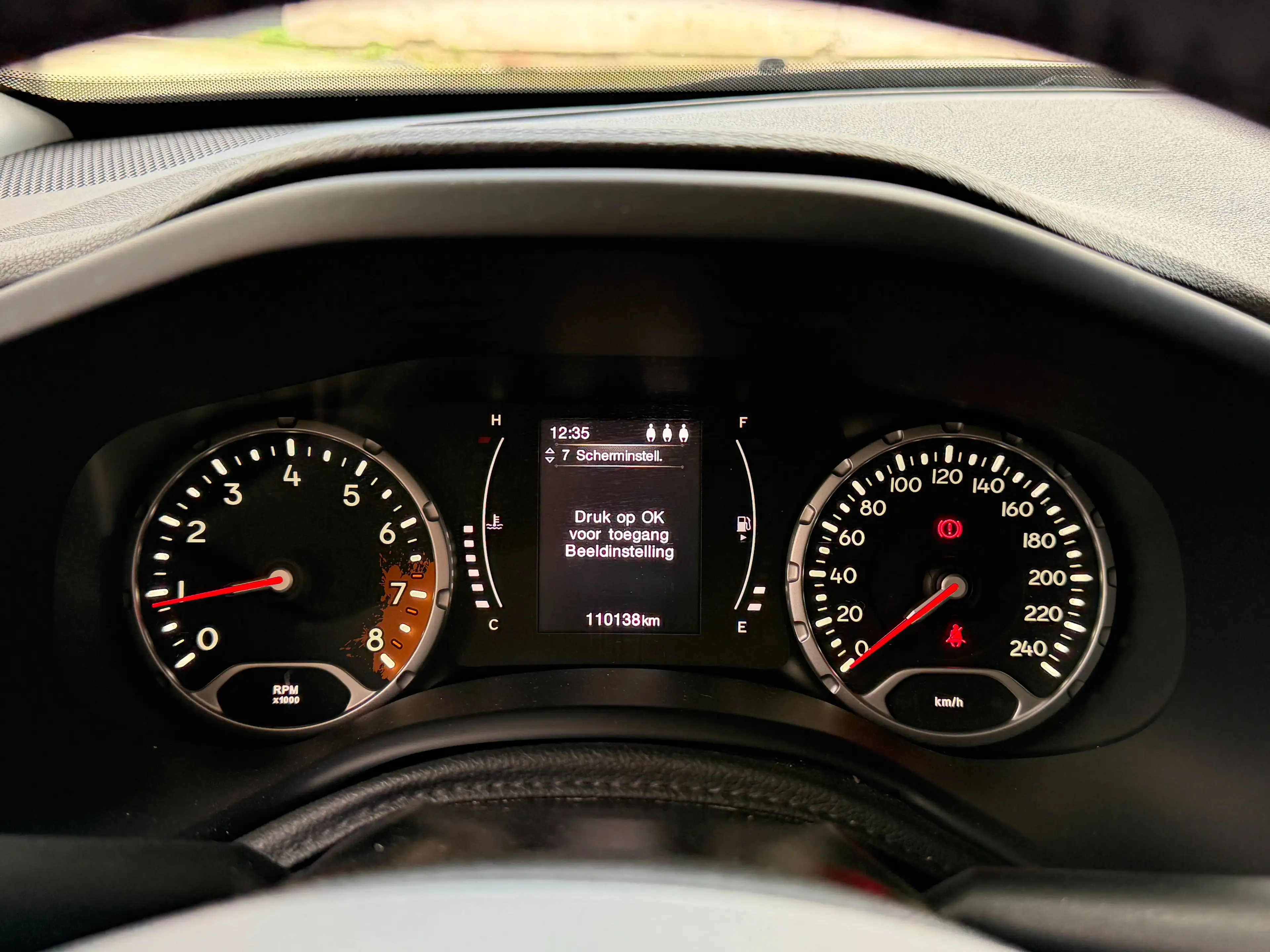 Jeep Renegade 1.6i Downtown Special Edition * FUL OPTION * — photo 15