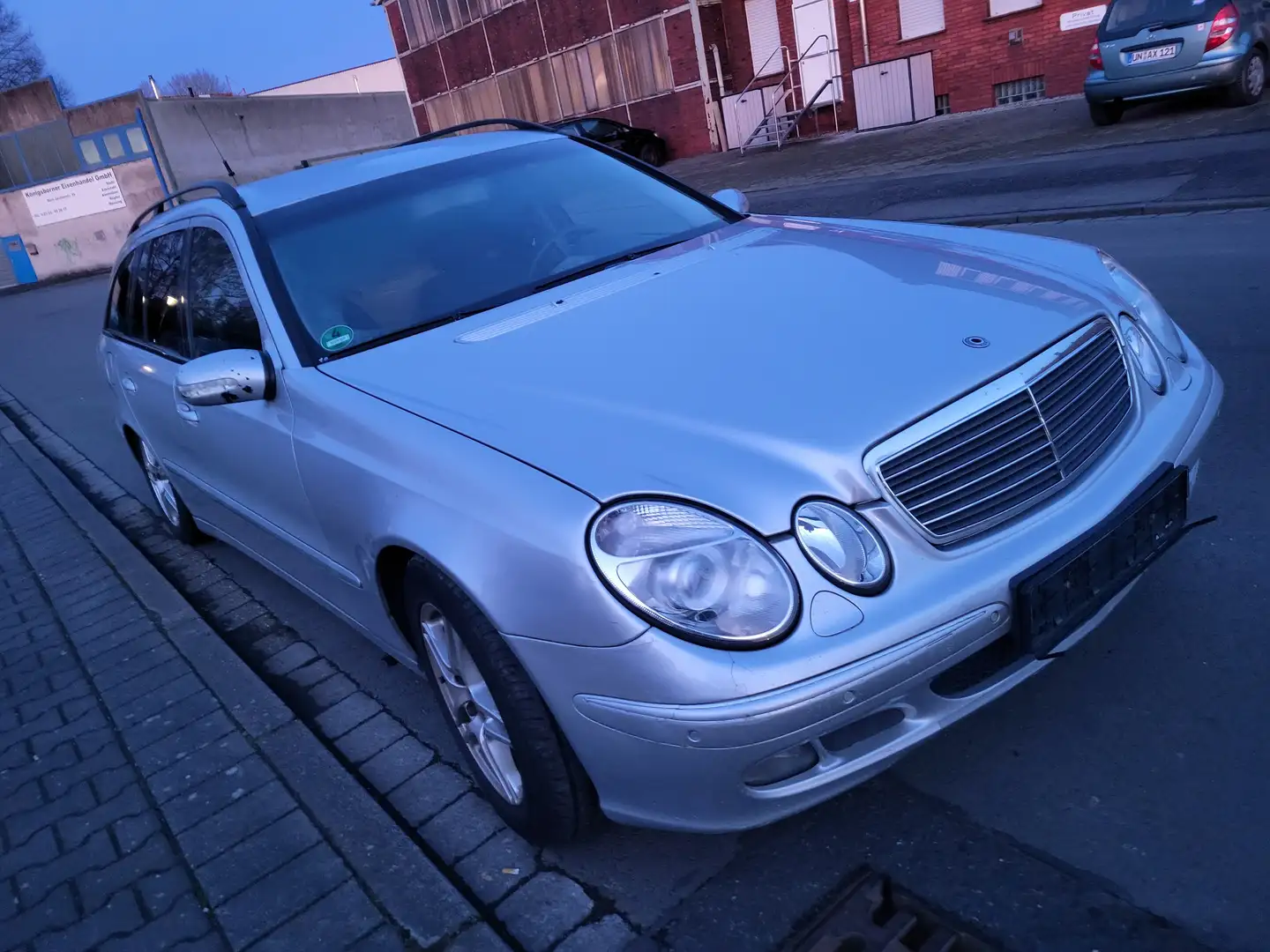Mercedes-Benz E 220 E-Klasse T-Modell Diesel T CDI Automatik Elegance Silber - 2