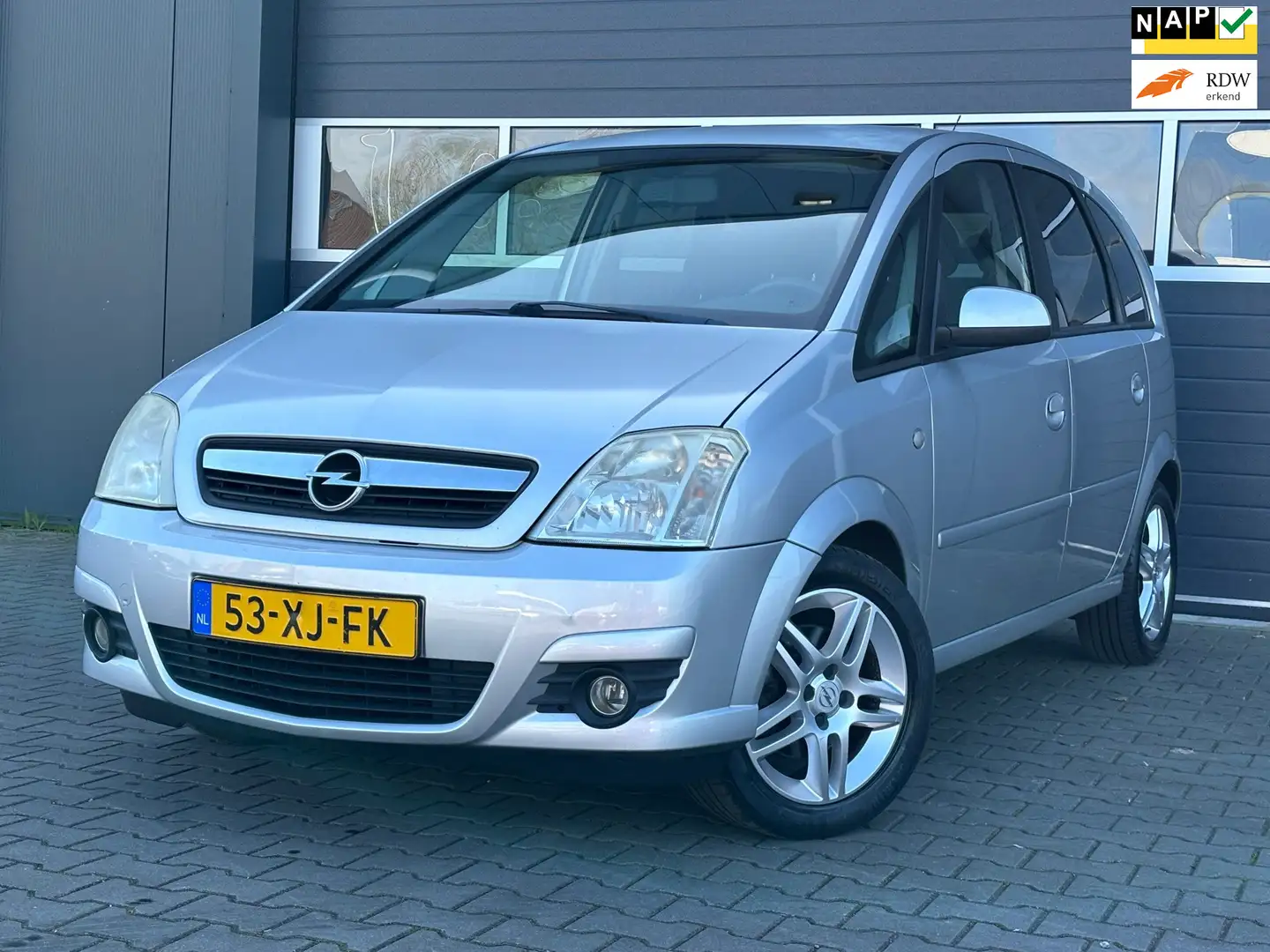 Opel Meriva 1.6-16V Temptation Airco+Cruise Control Grijs - 1