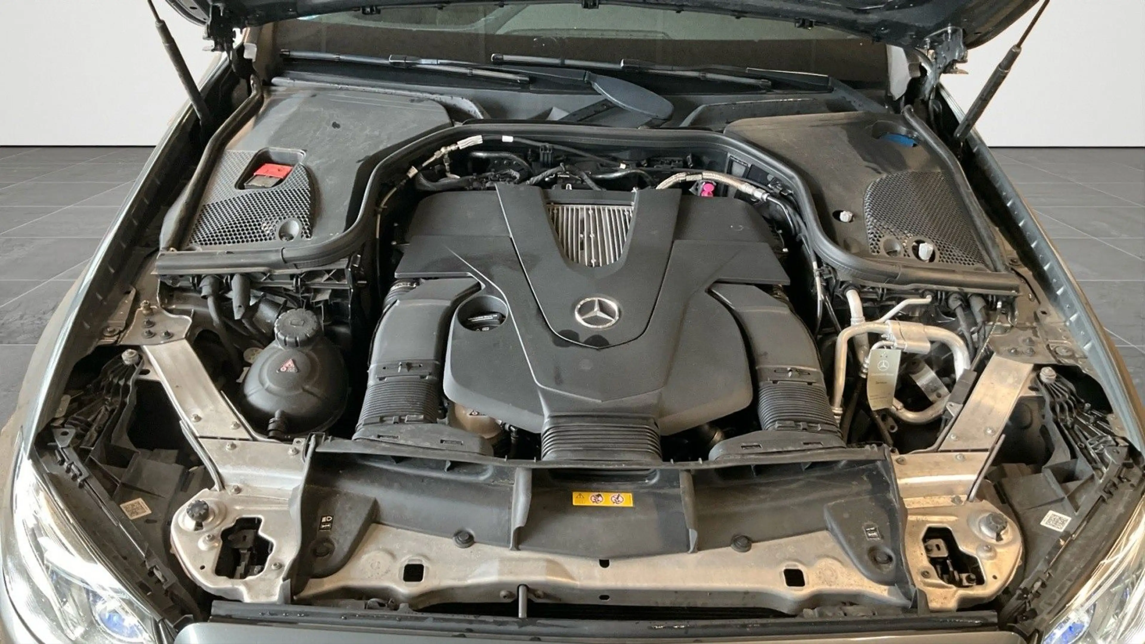 Mercedes-Benz E 400 T-Modell 4-Matic AMG-LINE*DISTRONIC*TOT* — photo 12