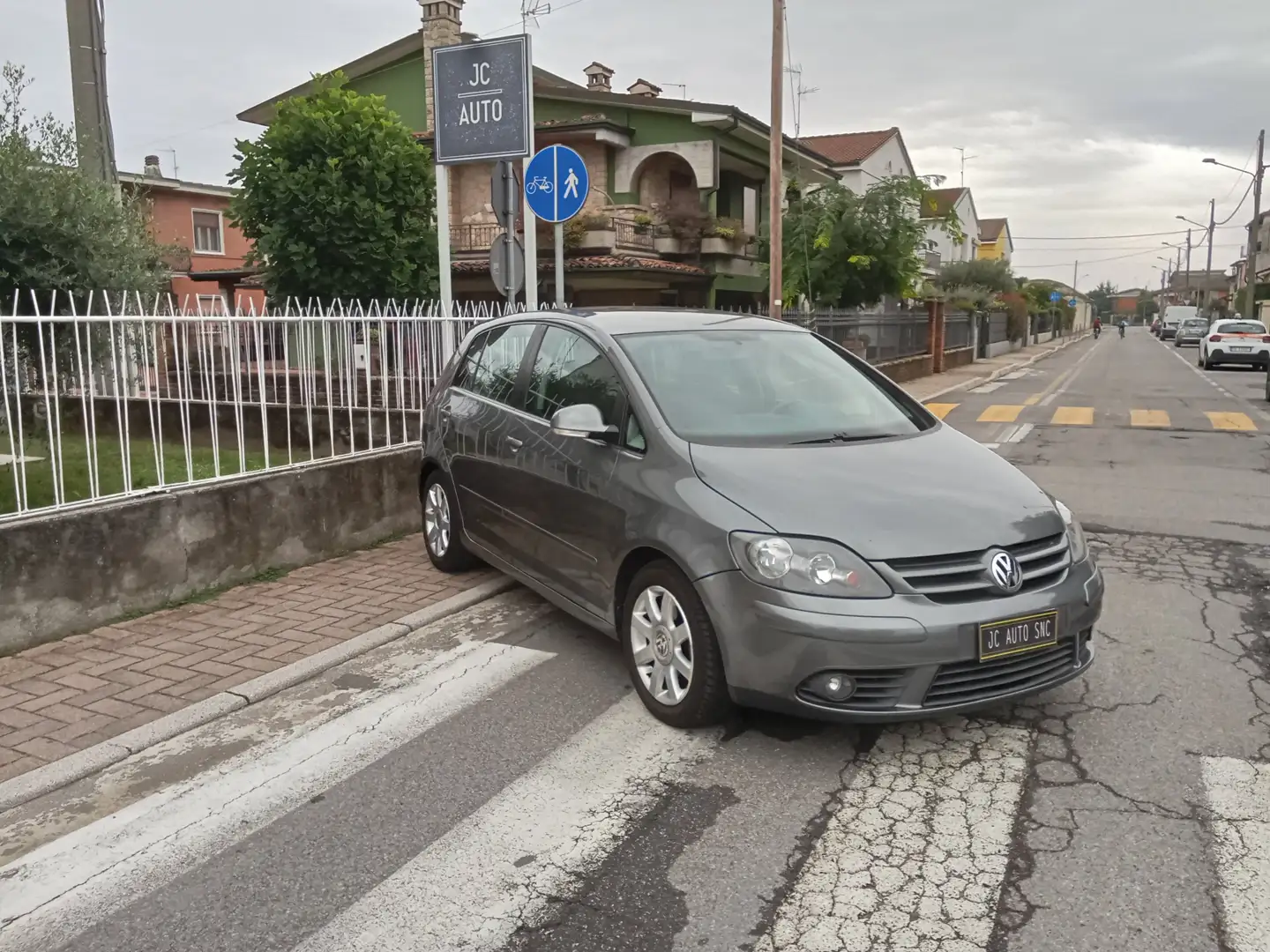 Volkswagen Golf Plus 2.0 tdi Sportline 2.0 TDI 140 CV Grigio - 1