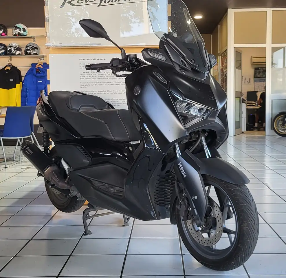 Yamaha X-Max 300