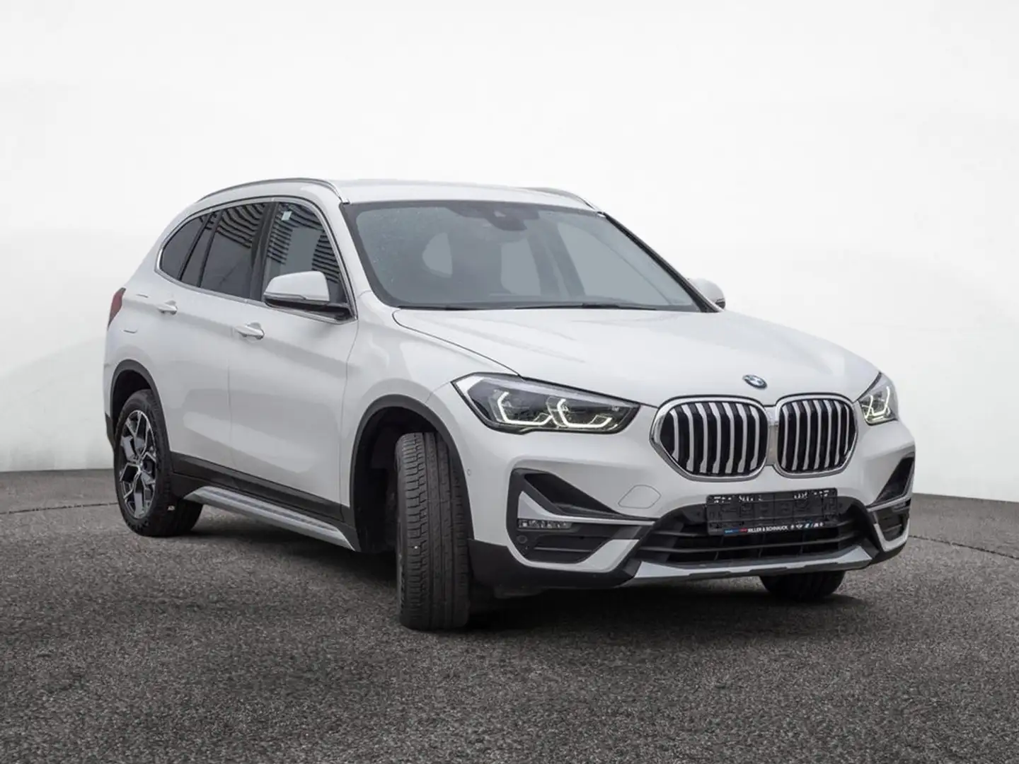 BMW X1 sDrive 18i LED+HUD+NAVI+KAMERA+KLIMAAUT+SH Wit - 2
