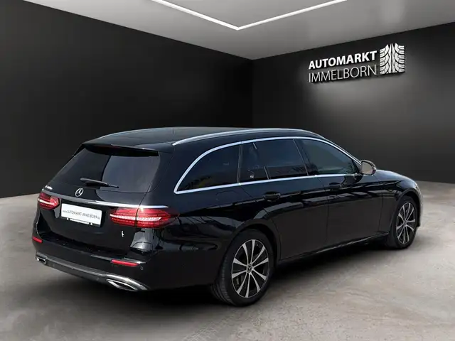 Mercedes-Benz E-Class view 6