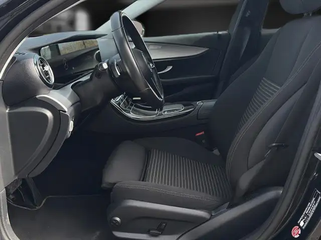 Mercedes-Benz E-Class view 15