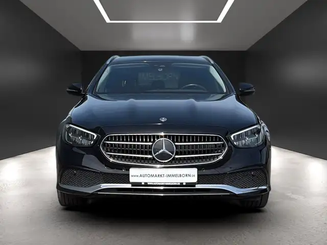 Mercedes-Benz E-Class view 9
