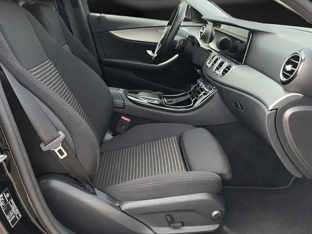Mercedes-Benz E-Class view 14