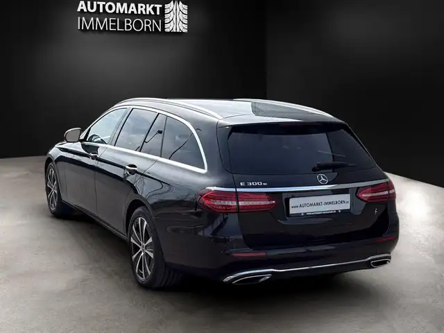 Mercedes-Benz E-Class view 8