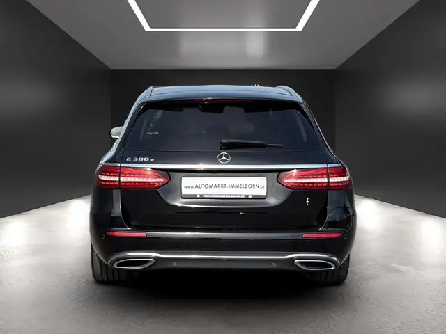 Mercedes-Benz E-Class view 10