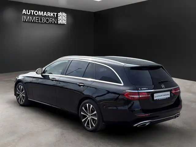 Mercedes-Benz E-Class view 7