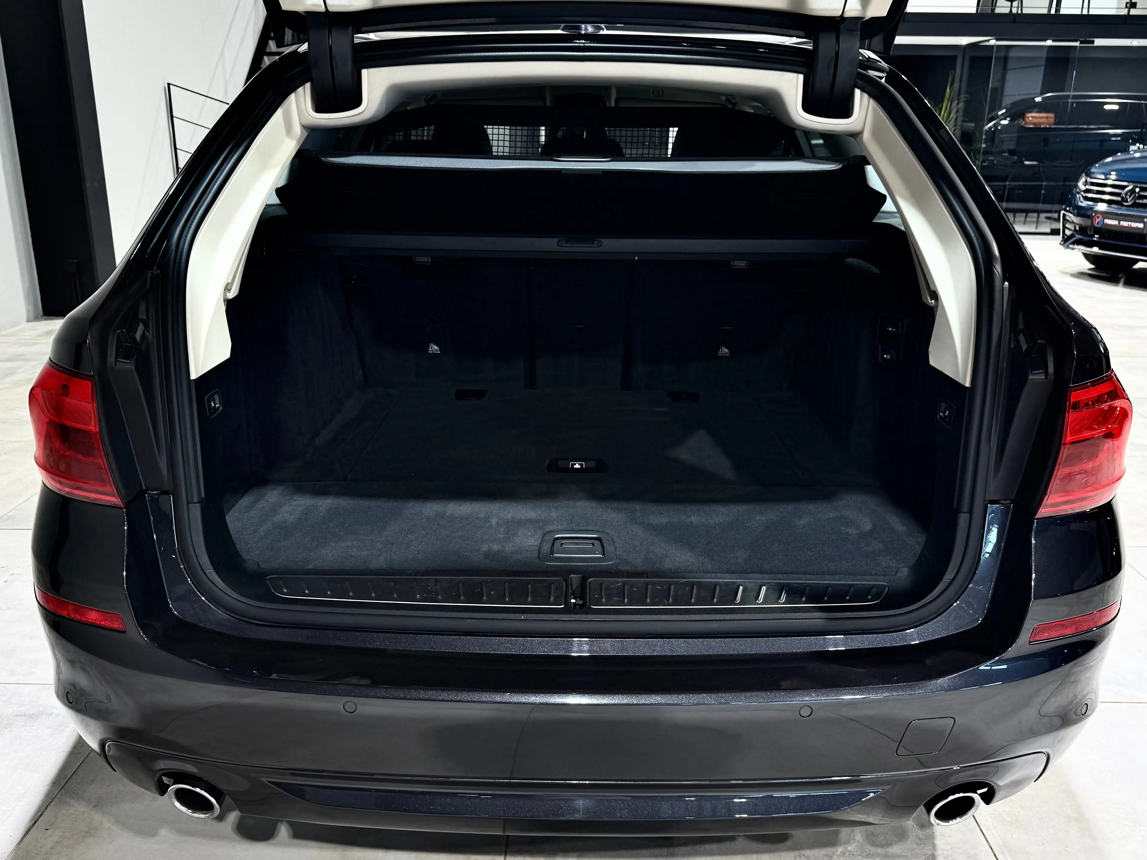 BMW 518 520dAS 163CV B.AUTO H&K NAVi CUiR CRUiSE CLiM JA18 — photo 6