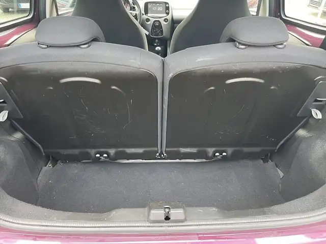 Peugeot 108 view 8