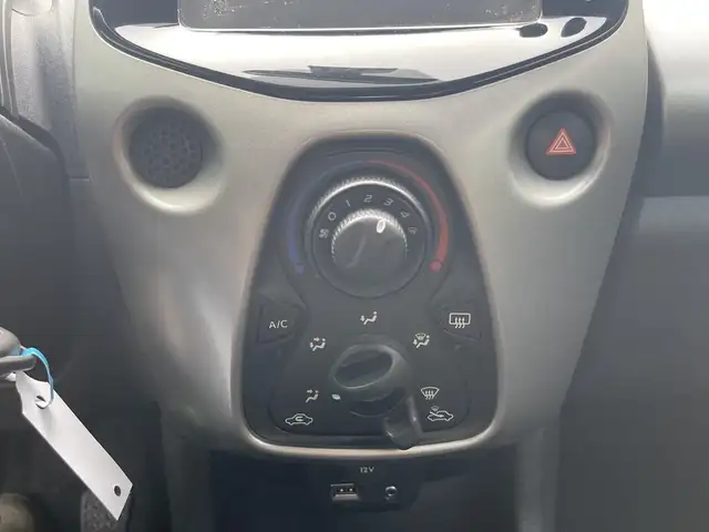 Peugeot 108 view 10