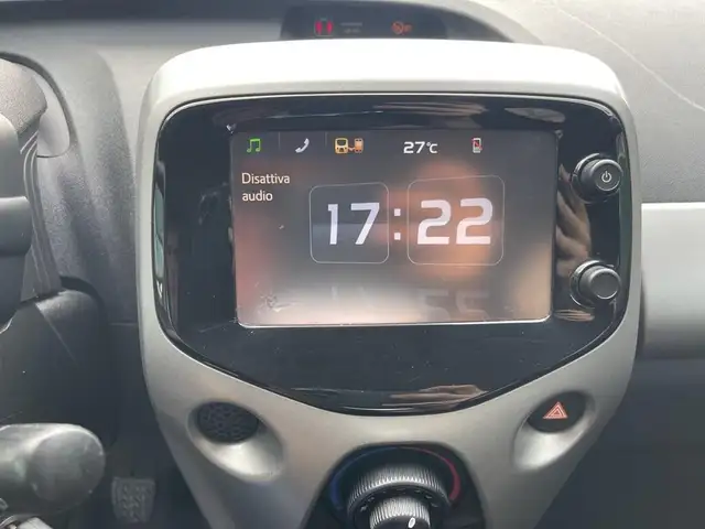 Peugeot 108 view 9