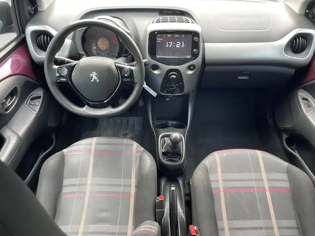 Peugeot 108 view 5