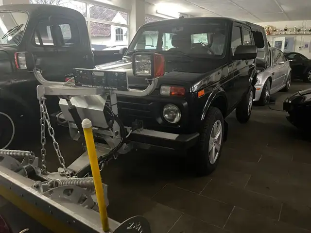 Lada Niva 4x4 Winterdienst  Edition 2025