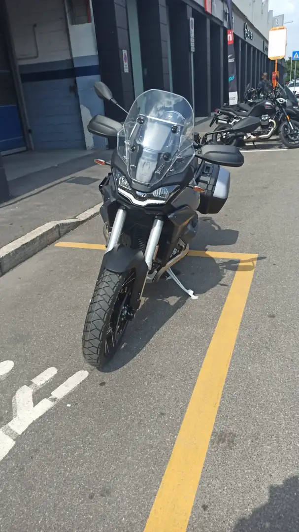 Moto Guzzi Stelvio Negru - 2