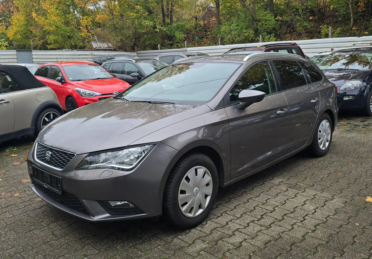 SEAT Leon Style,Euro 6,Erste Hand, Tüv 05-2026. Grau - 1