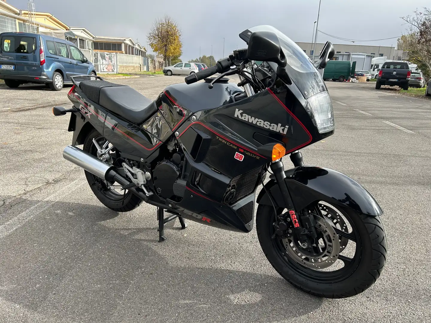 Kawasaki GPX 750 R FMI Negru - 1