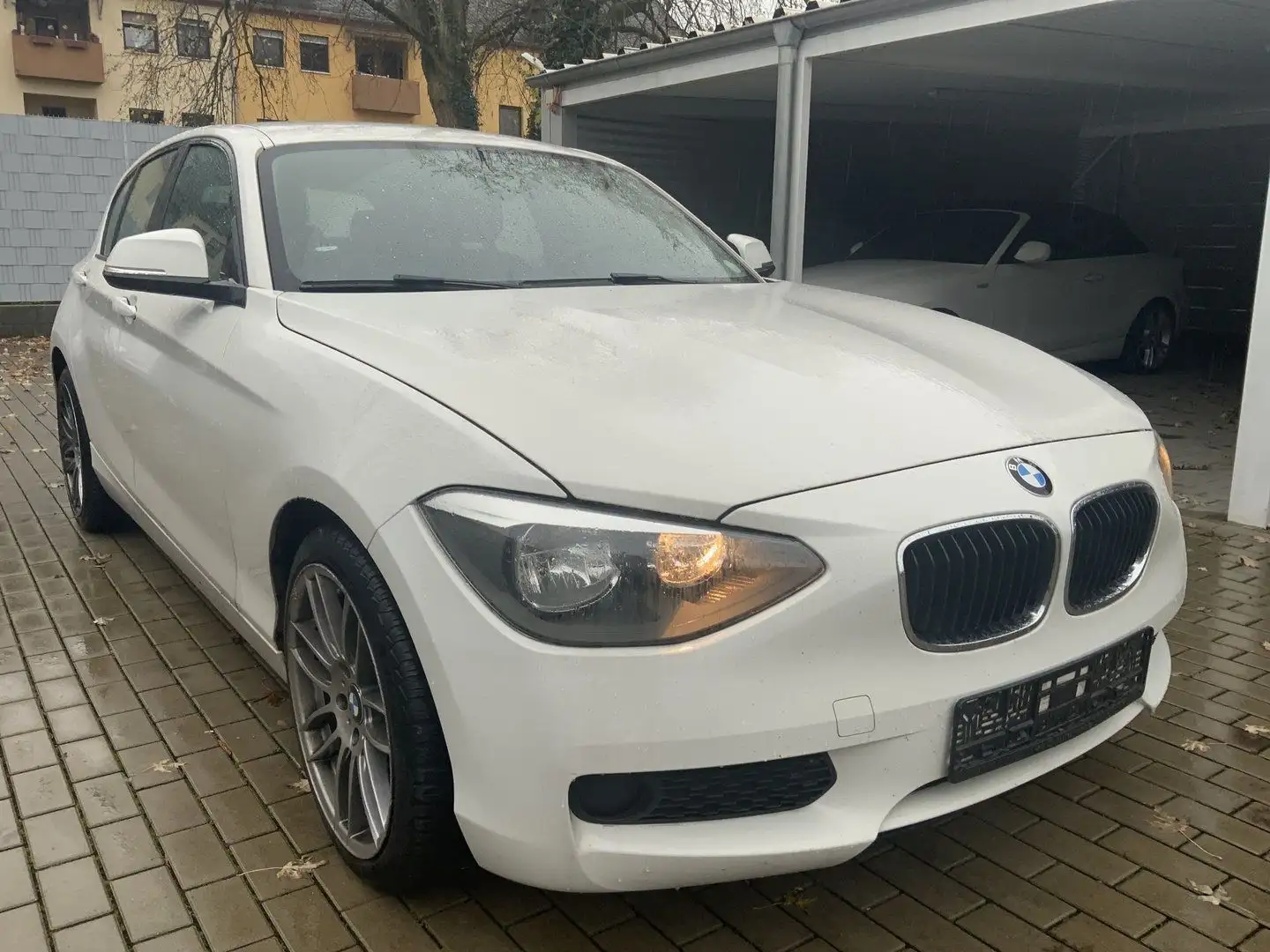BMW 114 Baureihe 1 Lim. 5-trg. 114i Weiß - 1