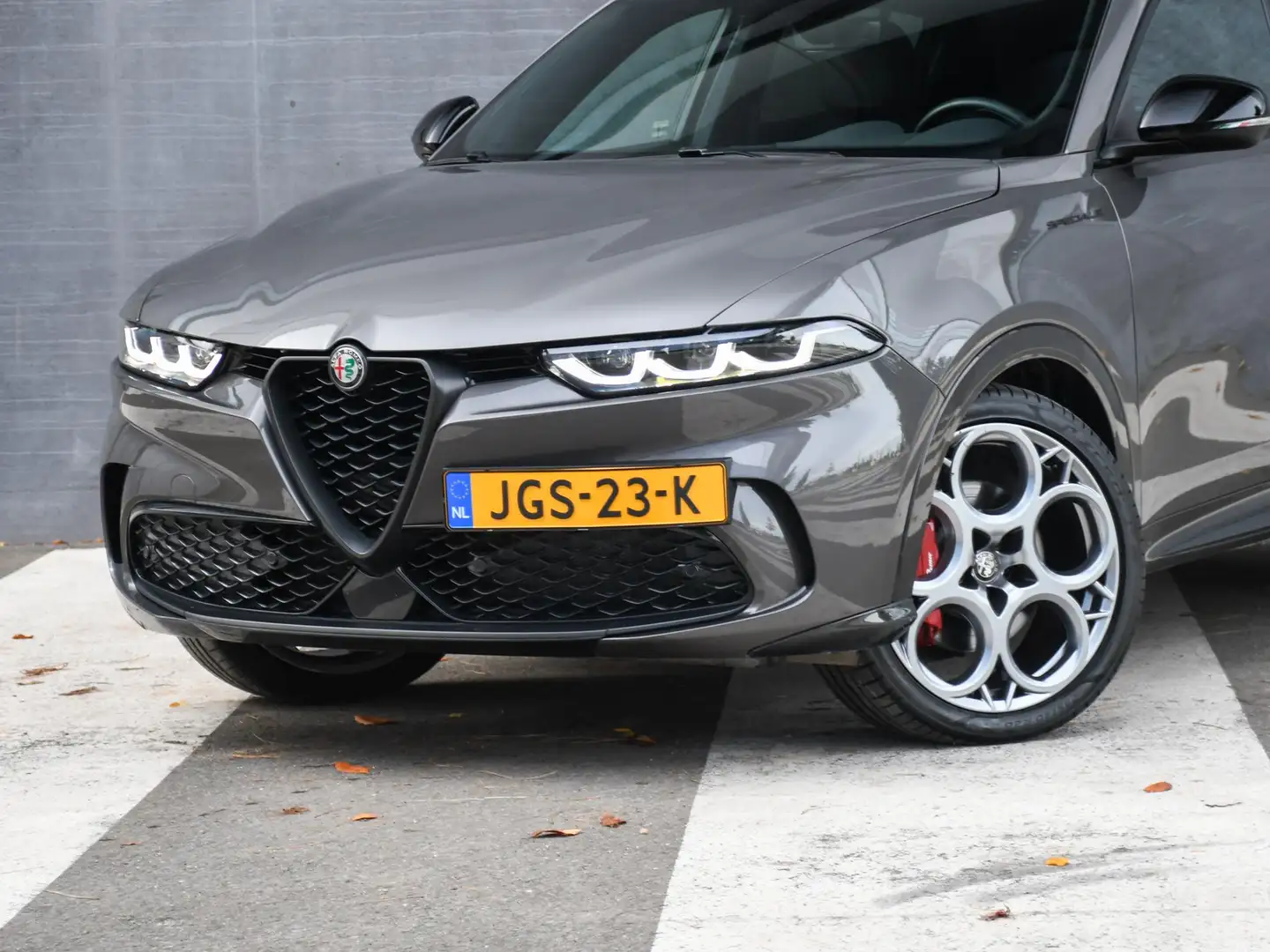 Alfa Romeo Tonale Edizione Speciale 1.5T Hybrid 130pk Automaat NAVI Grijs - 2