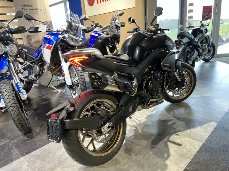 CFMOTO 800 NK - foto 3