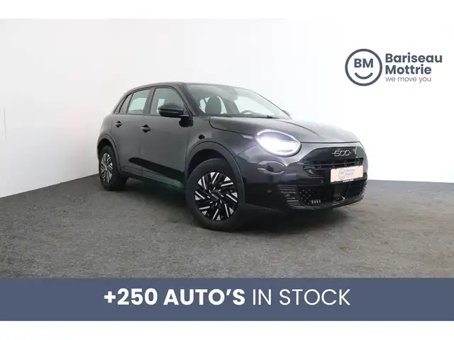 Fiat 600 HYBRID AUTOMAAT  136 PK *DAB*GPS*CARPLAY*CAMERA+SE