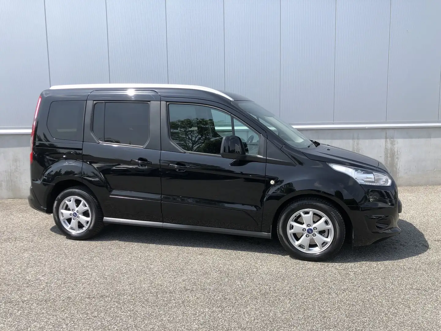 Ford Tourneo Connect EcoBoost Titanium - 2