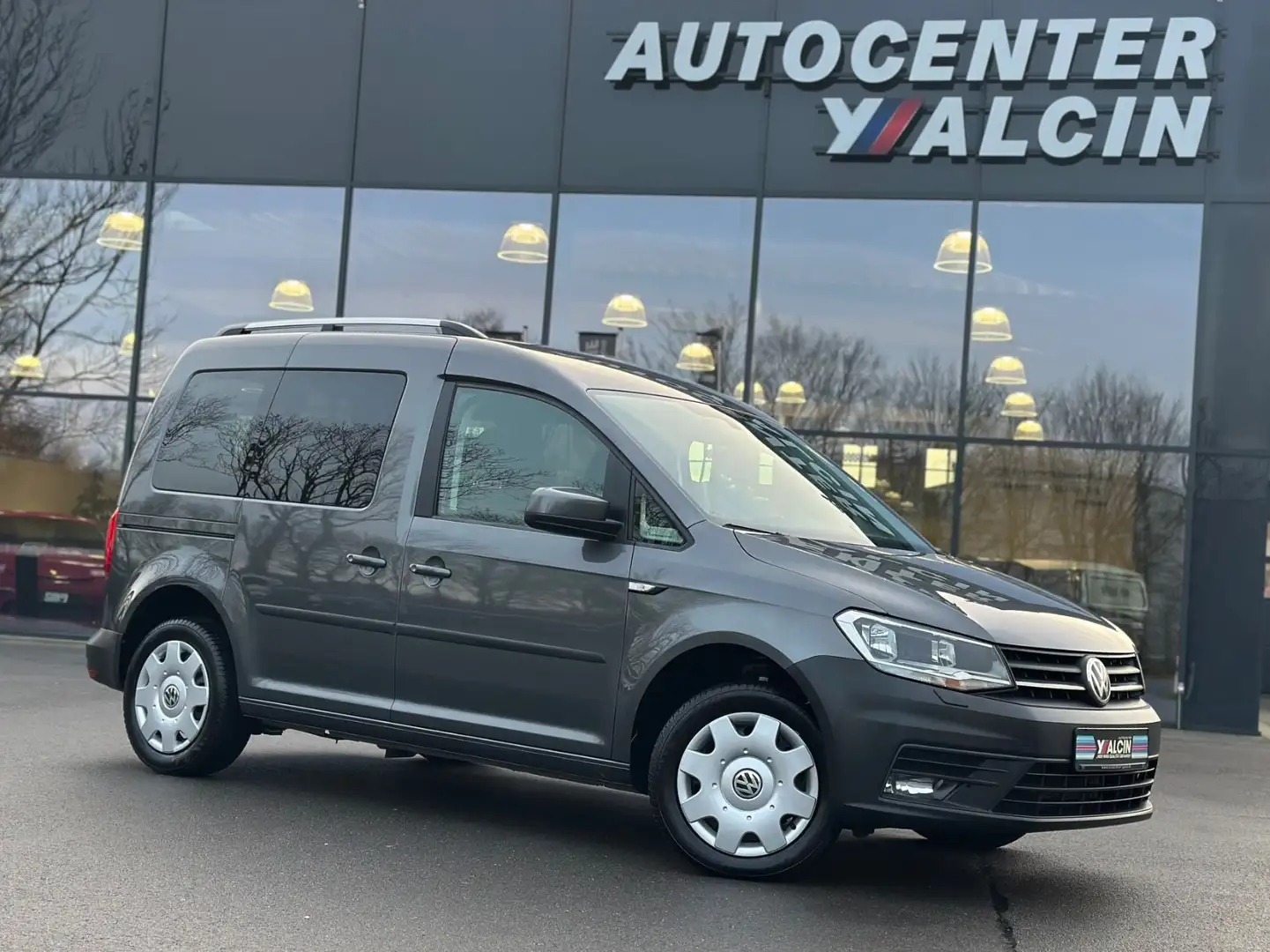 Volkswagen Caddy 2,0TDI BMT DSG Comfortline 5-Sitze 1.H/ACC Grigio - 1