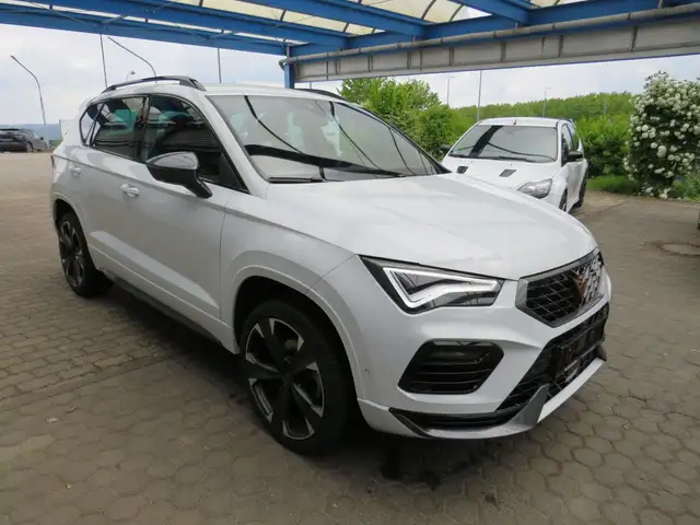 Cupra Ateca view 3