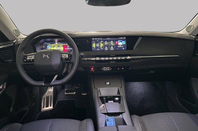DS Automobiles DS 4 HYBRID 145 ETOILE — photo 11