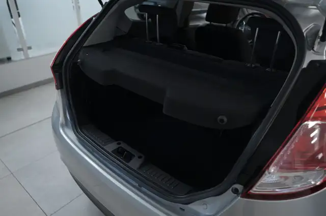 Ford Fiesta view 9