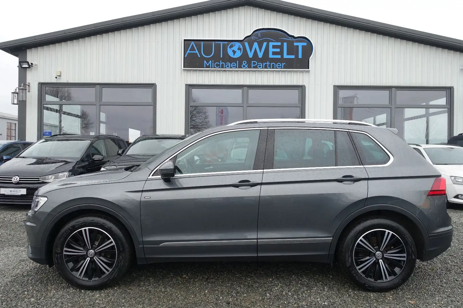 Volkswagen Tiguan 1.5 DSG KLIMAAUT SITZH NAV LED ACC PDC 18 Gris - 1
