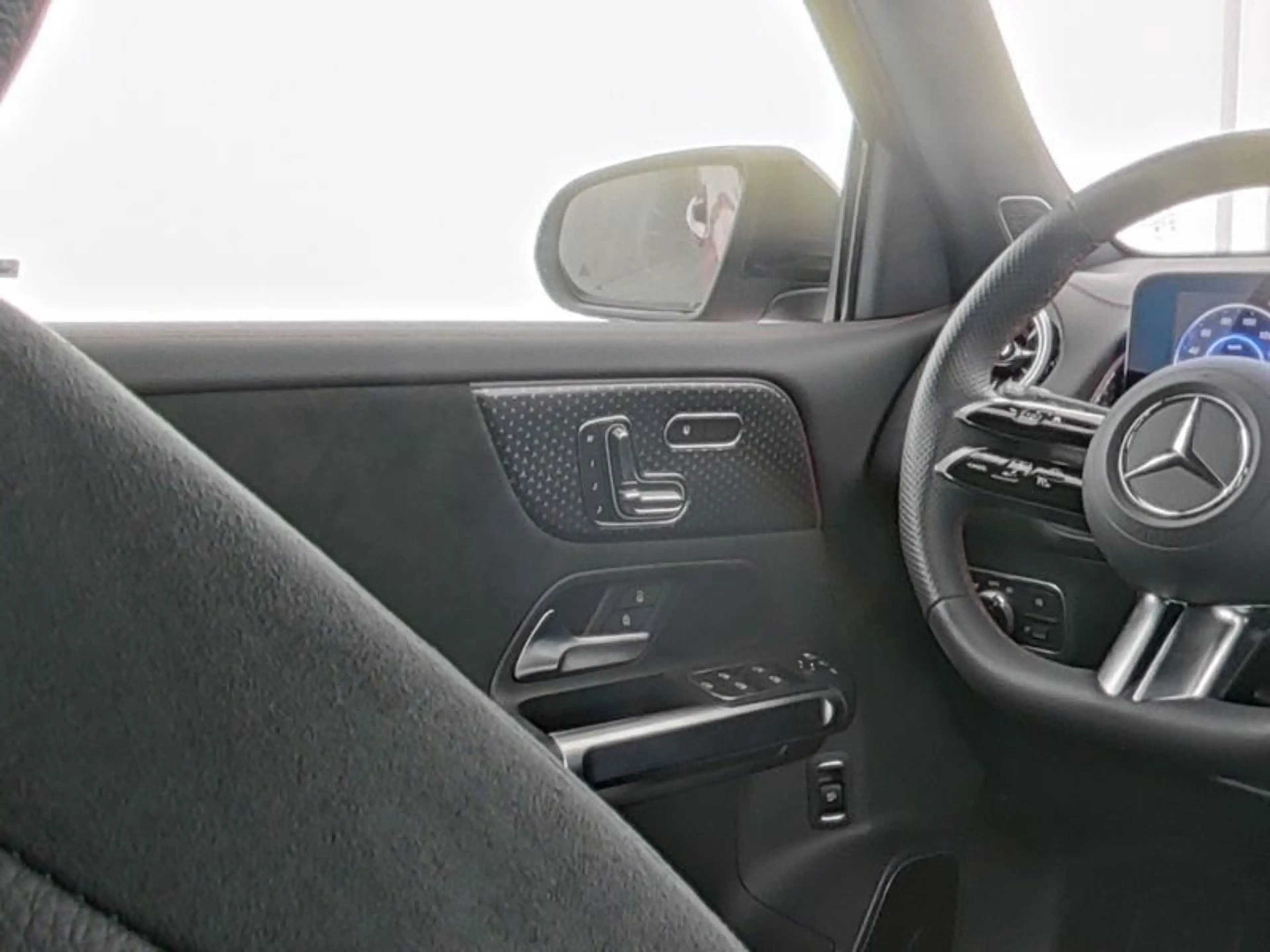 Mercedes-Benz EQB 350 4M AMG-PREMIUM NIGHT FAP BURMESTE MEMORY — photo 6