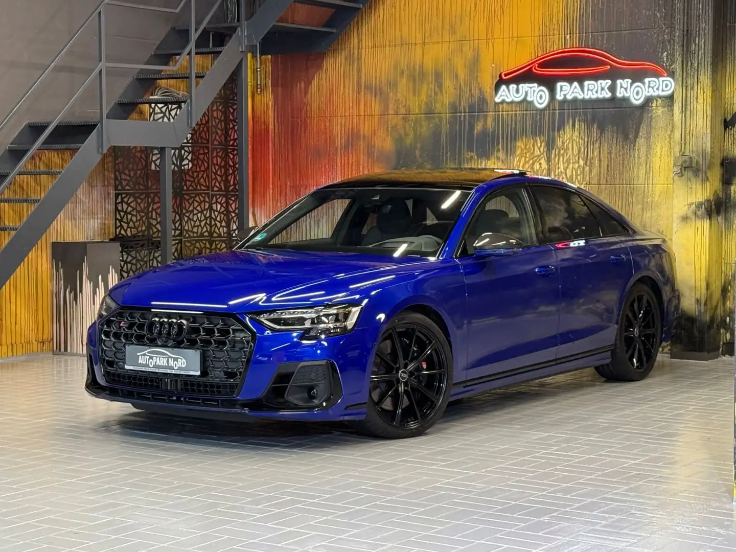 Audi S8 4.0 TFSI quattro MATRIX~CARBON~HEADUP~360~B&O Blauw - 1