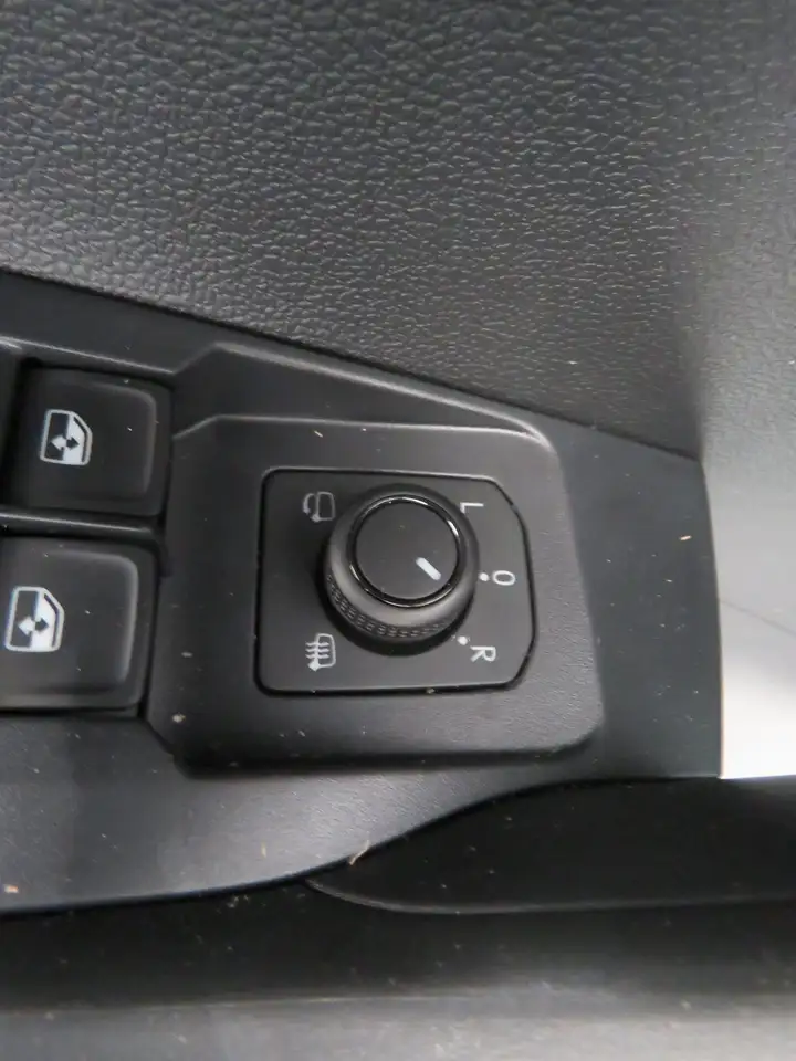 Volkswagen T-Cross 4Me TSI 7