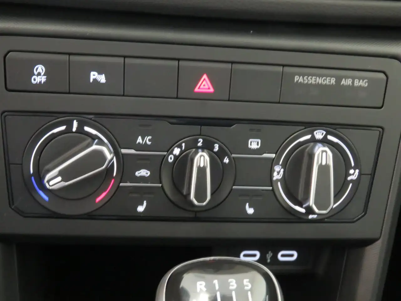 Volkswagen T-Cross 4Me TSI 10