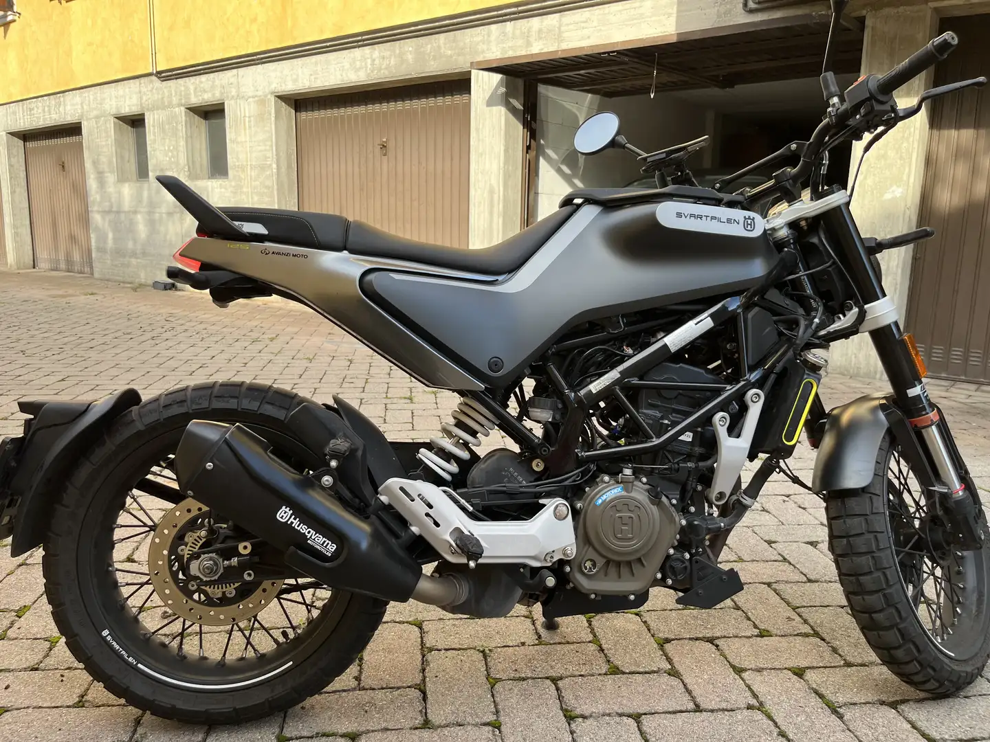 Husqvarna Svartpilen 125 - 2