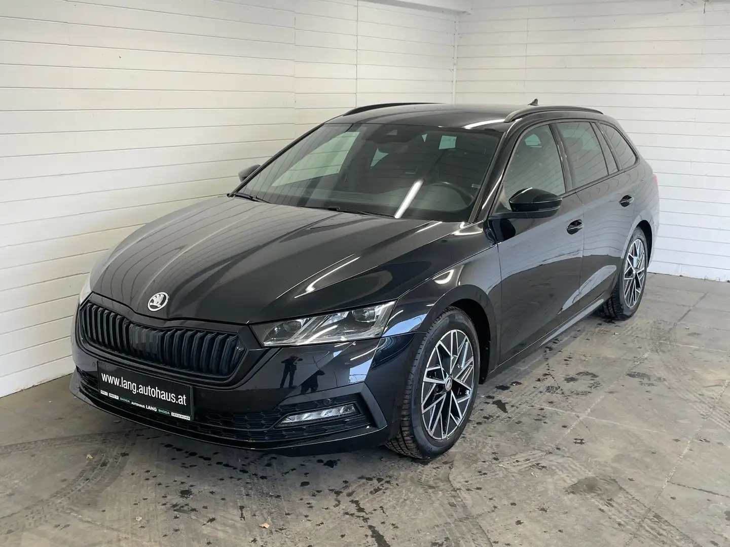 Skoda Octavia Style TSI e-TEC DSG Schwarz - 1