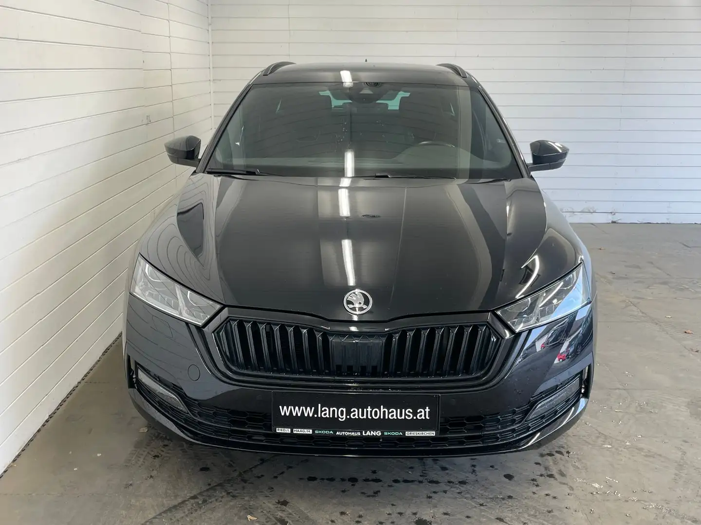 Skoda Octavia Style TSI e-TEC DSG Schwarz - 2