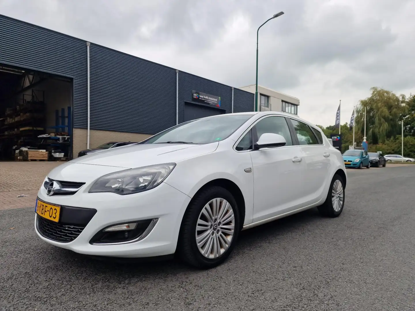 Opel Astra 1.4 Design Edition AIRCO CRUISE 2 X SLEUTELS Weiß - 1