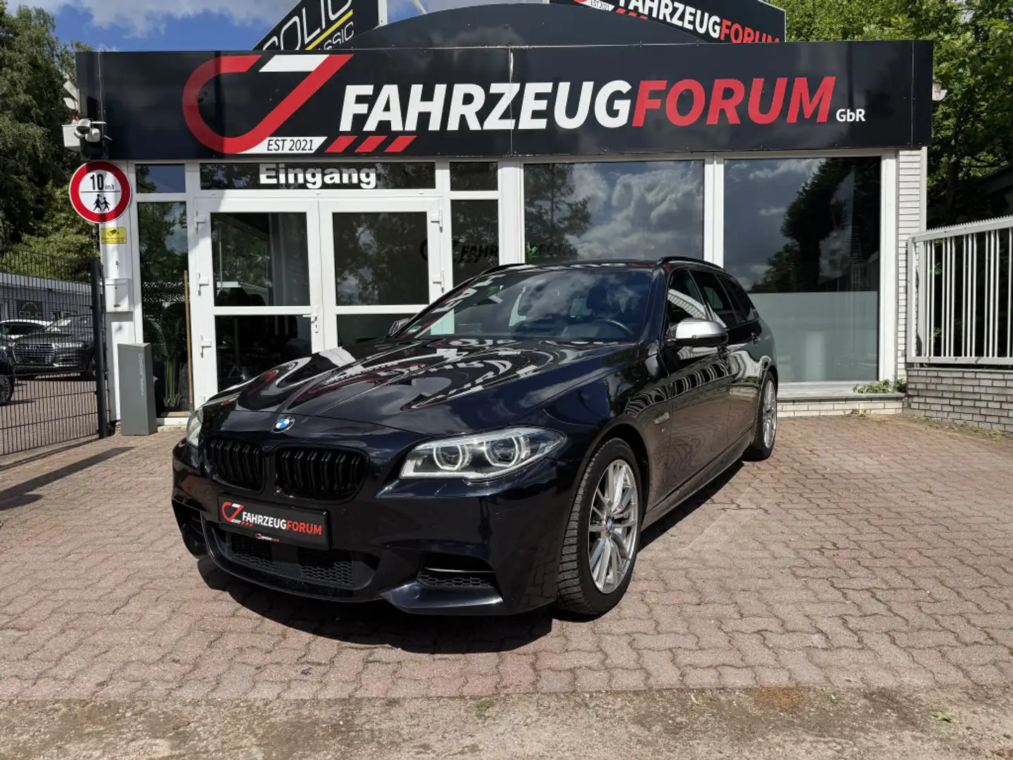 BMW 550 d xDrive exclusive Pano*HuD* Чёрный - 1