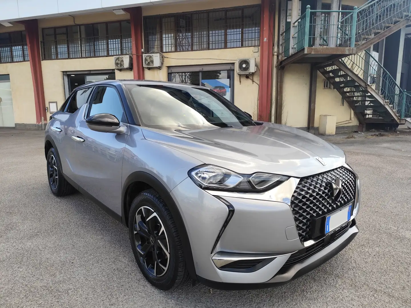 DS Automobiles DS 3 Crossback 1.5 So Chic 130 ESTENSIONE GARANZIA GIUGNO 2026 Grigio - 1